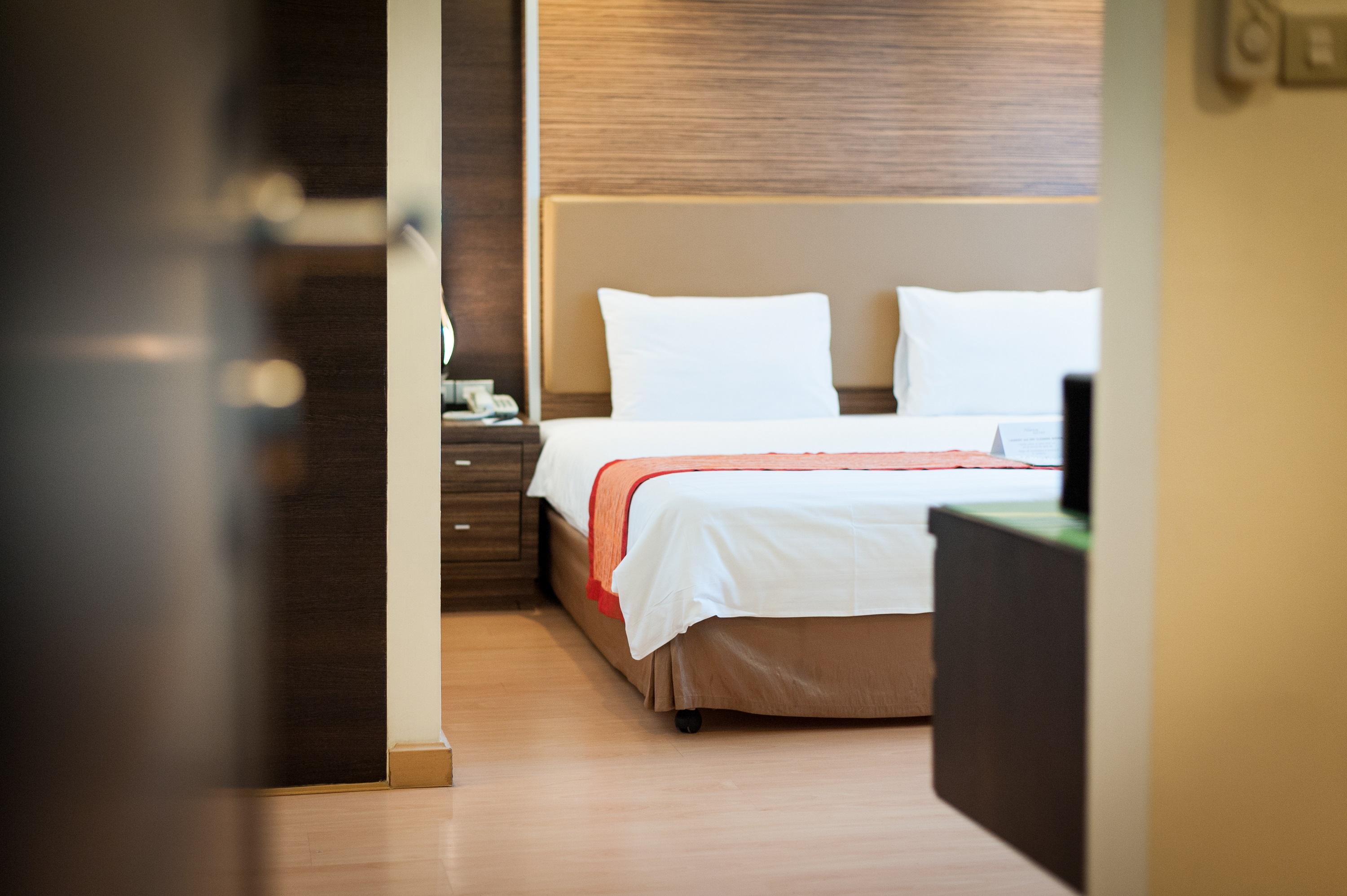 Aspen Suites Hotel Sukhumvit 2 Бангкок Экстерьер фото