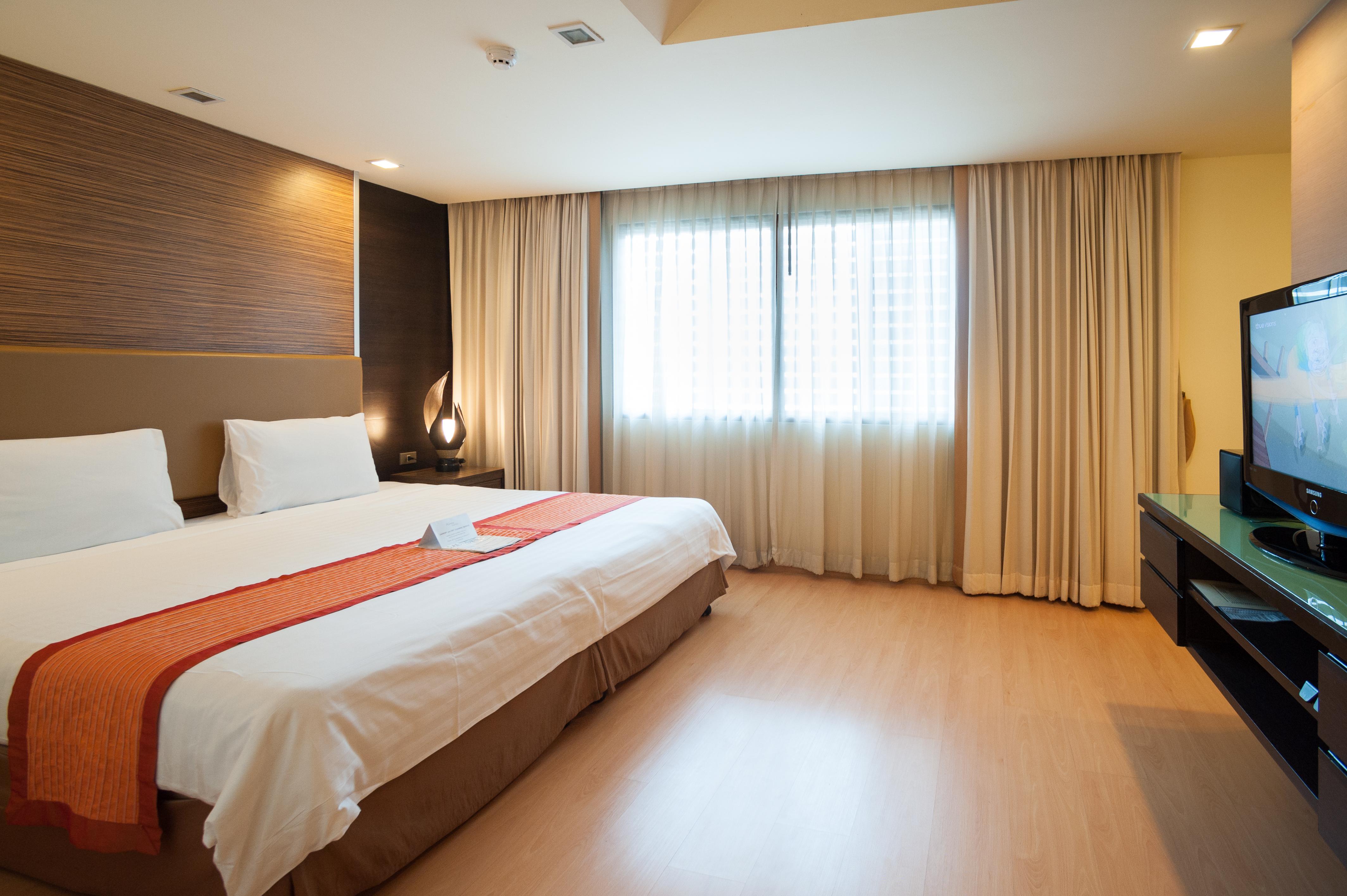 Aspen Suites Hotel Sukhumvit 2 Бангкок Экстерьер фото