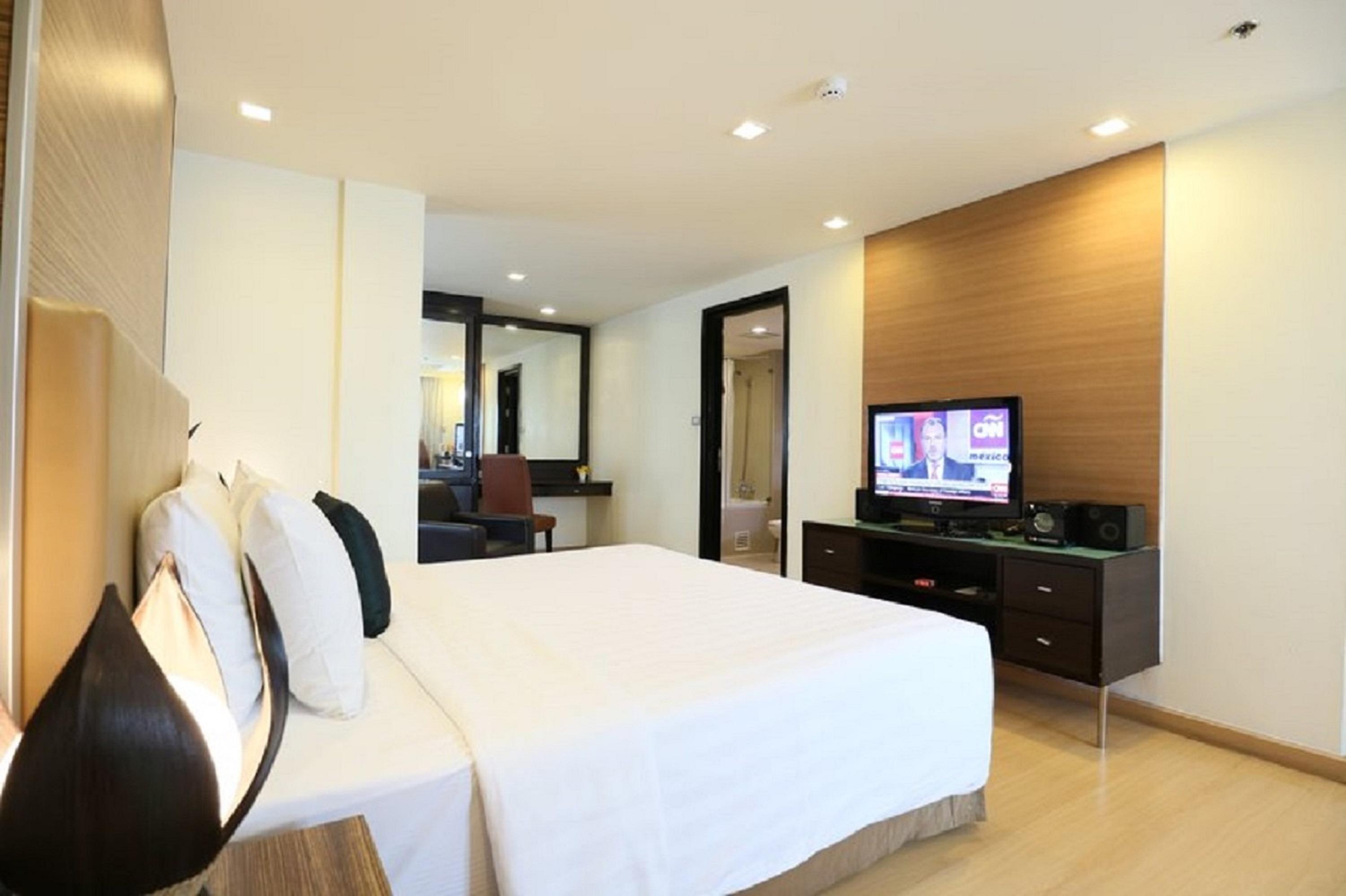 Aspen Suites Hotel Sukhumvit 2 Бангкок Экстерьер фото