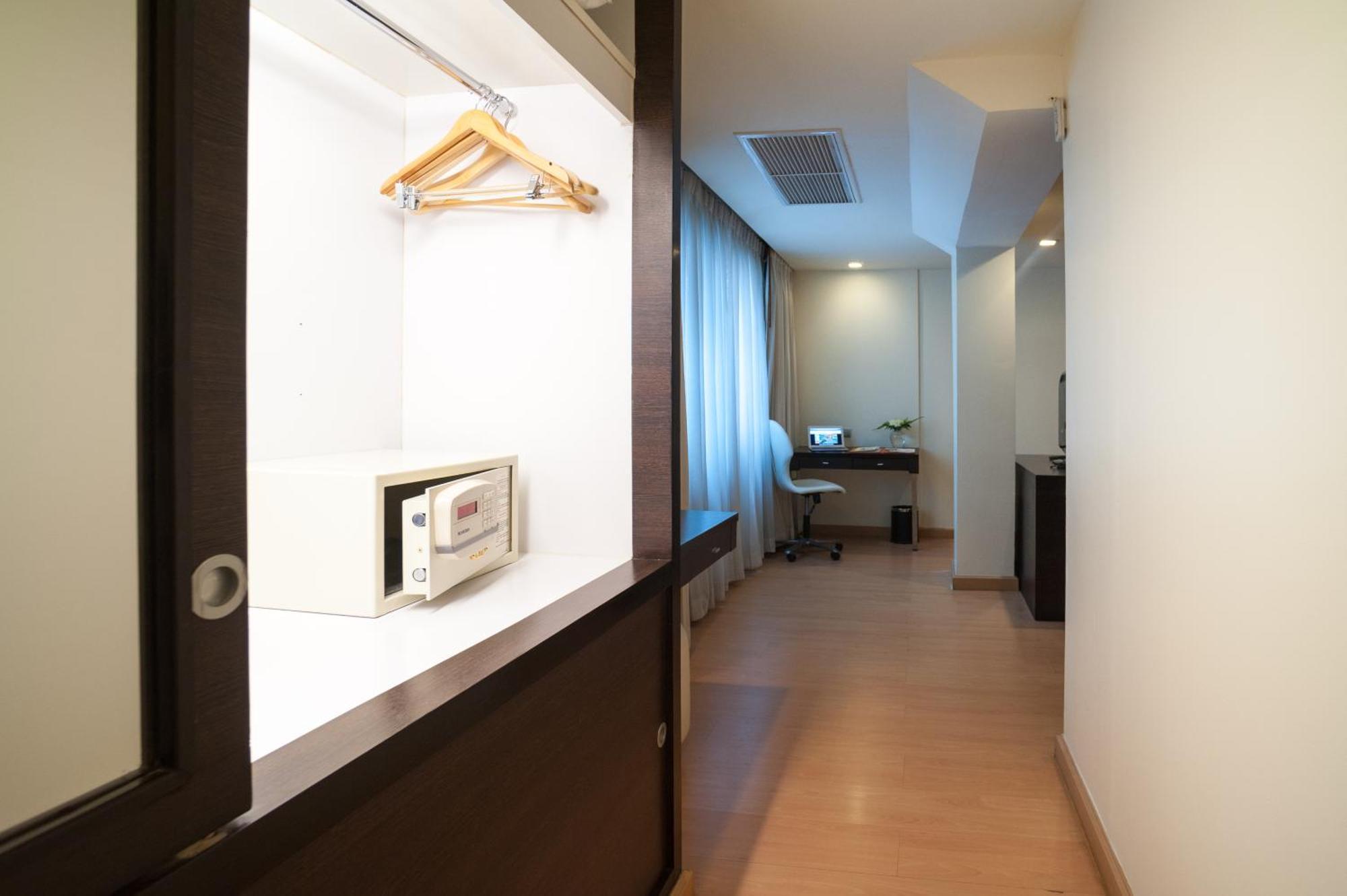 Aspen Suites Hotel Sukhumvit 2 Бангкок Номер фото