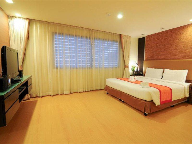 Aspen Suites Hotel Sukhumvit 2 Бангкок Экстерьер фото