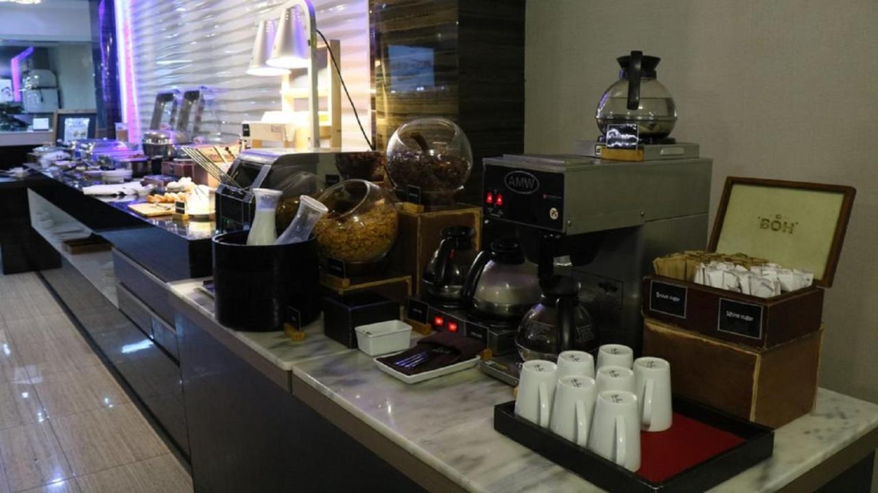 Aspen Suites Hotel Sukhumvit 2 Бангкок Экстерьер фото